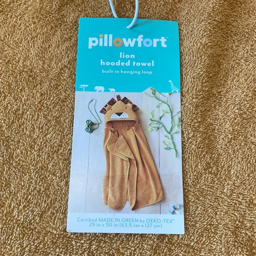 Kids Pillowfort lion hooded towel 25” X 50” - NWT